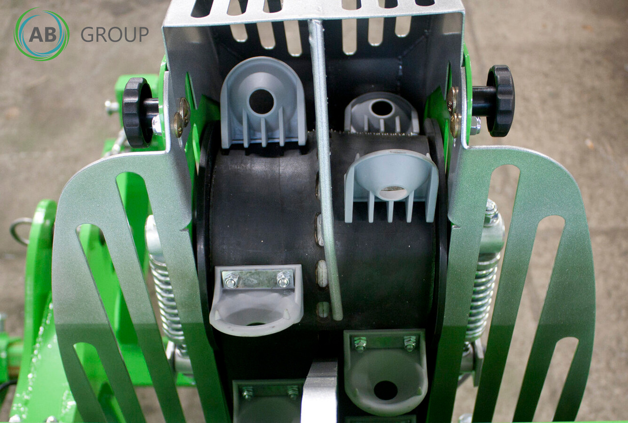 Bomet Gemini S339 two-row potato planter (inter-row width: 67.5 - 80 cm) - Planteuse de pommes de terre: photos 3 Bomet Gemini S339 two-row potato planter (inter-row width: 67.5 - 80 cm) - Planteuse de pommes de terre: photos 3