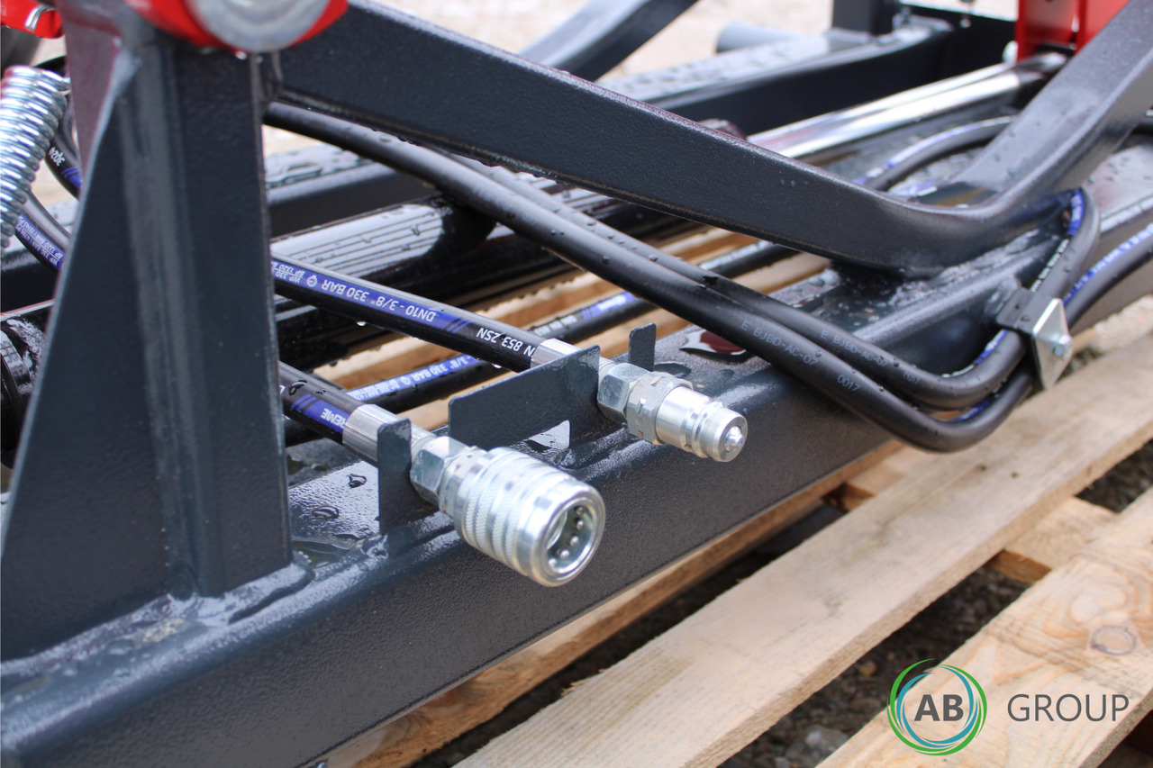 M-Tech round bale grab 120cm - Pinces pour Machine agricole: photos 3 M-Tech round bale grab 120cm - Pinces pour Machine agricole: photos 3