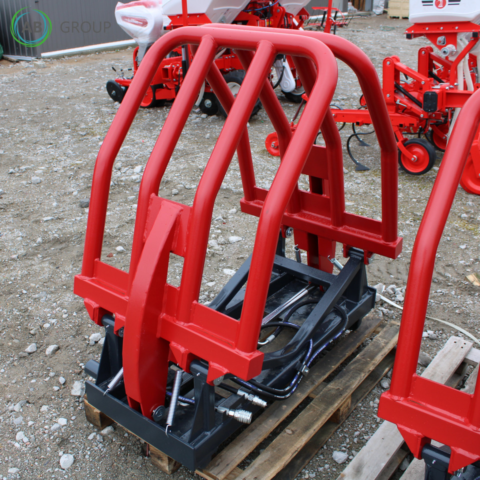 M-Tech round bale grab 120cm - Pinces pour Machine agricole: photos 1 M-Tech round bale grab 120cm - Pinces pour Machine agricole: photos 1