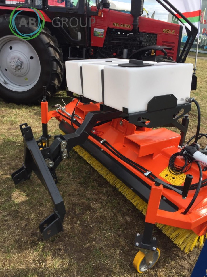 Brosse pour Véhicule de voirie/ Spécial Metal-Technik TOP MT tractor road sweeper 2 m: photos 6