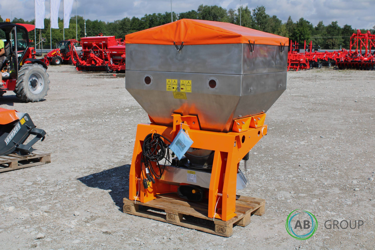 Municipal Spreader POM Augustów N065 - Epandeur de sable: photos 2 Municipal Spreader POM Augustów N065 - Epandeur de sable: photos 2