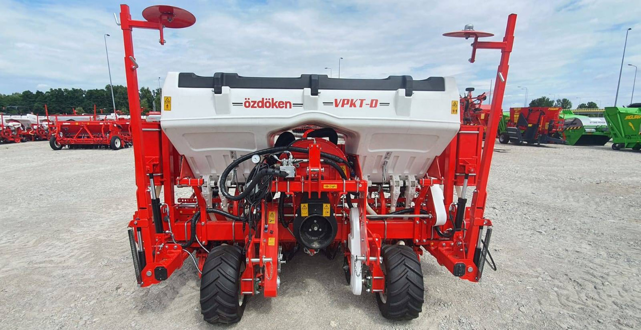 Ozdoken pneumatic precision seeder model VPKT-DG6 - on stock - Semoir monograine: photos 3 Ozdoken pneumatic precision seeder model VPKT-DG6 - on stock - Semoir monograine: photos 3