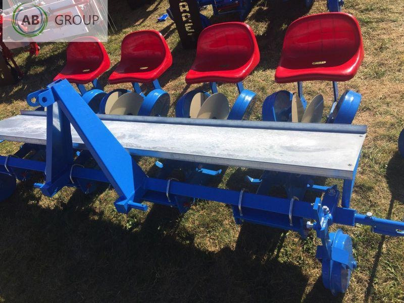 Taret seeding planter 4-rows - Semoir/ Planteuse: photos 4 Taret seeding planter 4-rows - Semoir/ Planteuse: photos 4
