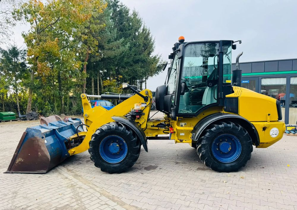 Caterpillar 908H - Chargeuse sur pneus: photos 1 Caterpillar 908H - Chargeuse sur pneus: photos 1