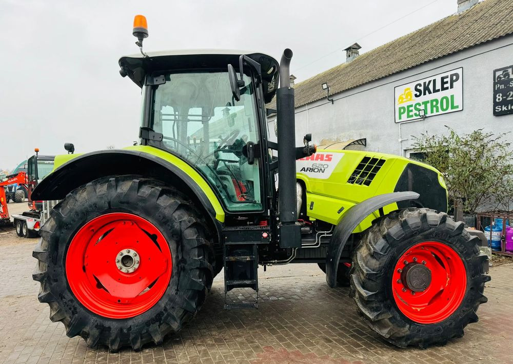Tracteur agricole Claas Arion 620: photos 10
