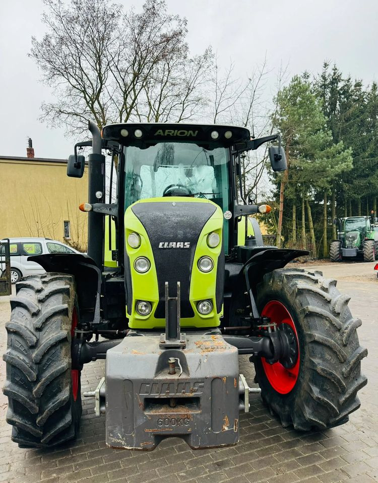 Tracteur agricole Claas Arion 620: photos 9