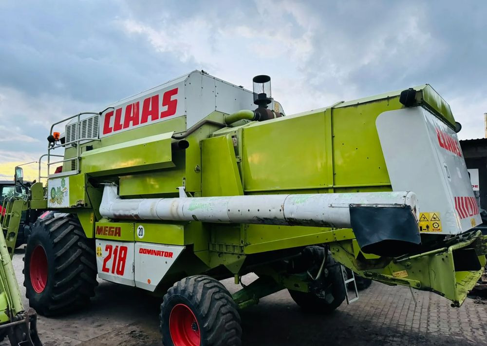 Claas MEGA 218 - Moissonneuse-batteuse: photos 3 Claas MEGA 218 - Moissonneuse-batteuse: photos 3