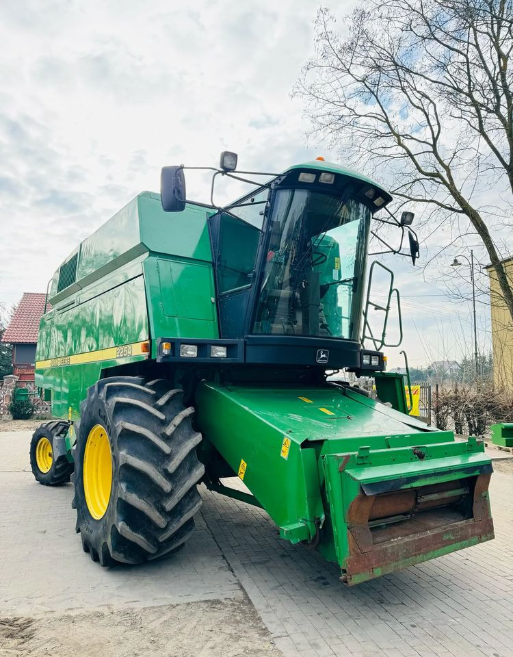 John Deere 2254 - Moissonneuse-batteuse: photos 5 John Deere 2254 - Moissonneuse-batteuse: photos 5