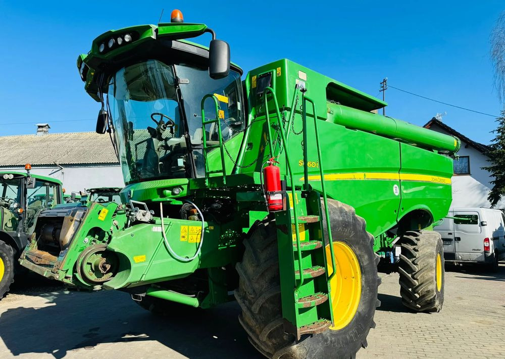 John Deere S660i - Moissonneuse-batteuse: photos 1 John Deere S660i - Moissonneuse-batteuse: photos 1