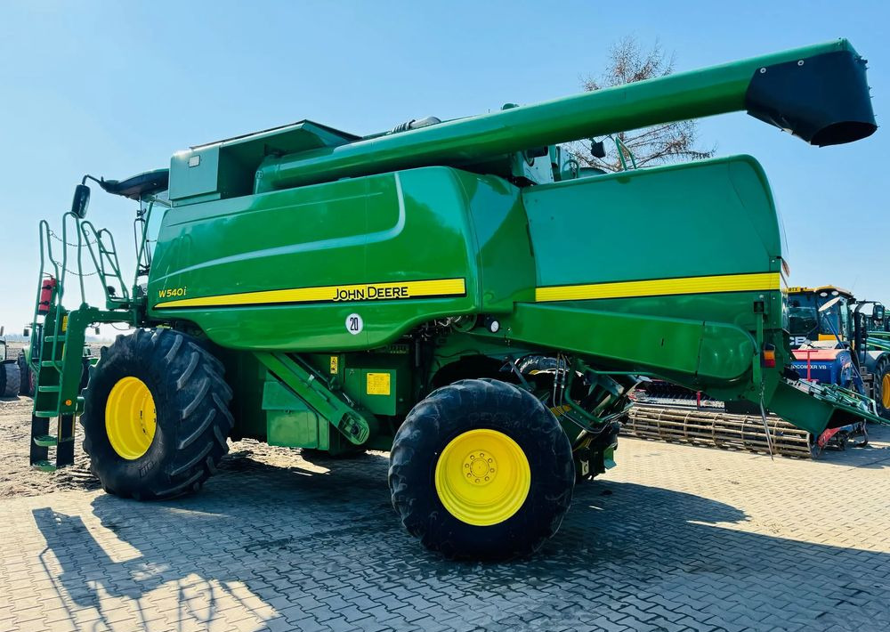 John Deere W540i - Moissonneuse-batteuse: photos 5 John Deere W540i - Moissonneuse-batteuse: photos 5