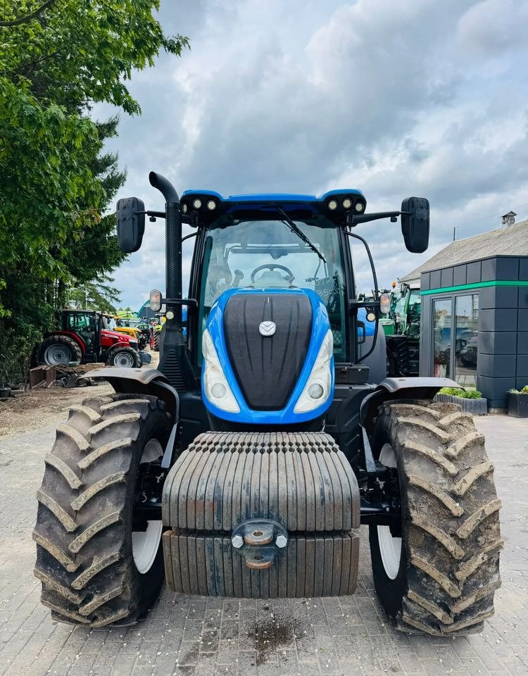New Holland T6.175 AUTOCOMMAND - Tracteur agricole: photos 4 New Holland T6.175 AUTOCOMMAND - Tracteur agricole: photos 4