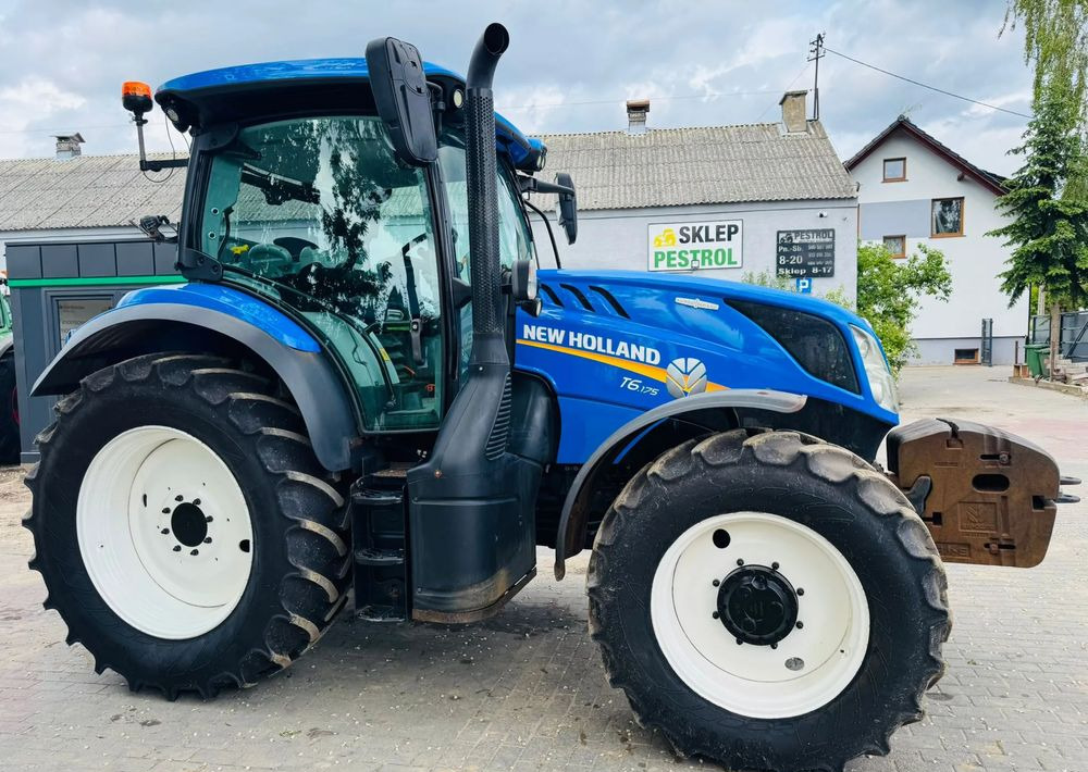 New Holland T6.175 AUTOCOMMAND - Tracteur agricole: photos 2 New Holland T6.175 AUTOCOMMAND - Tracteur agricole: photos 2