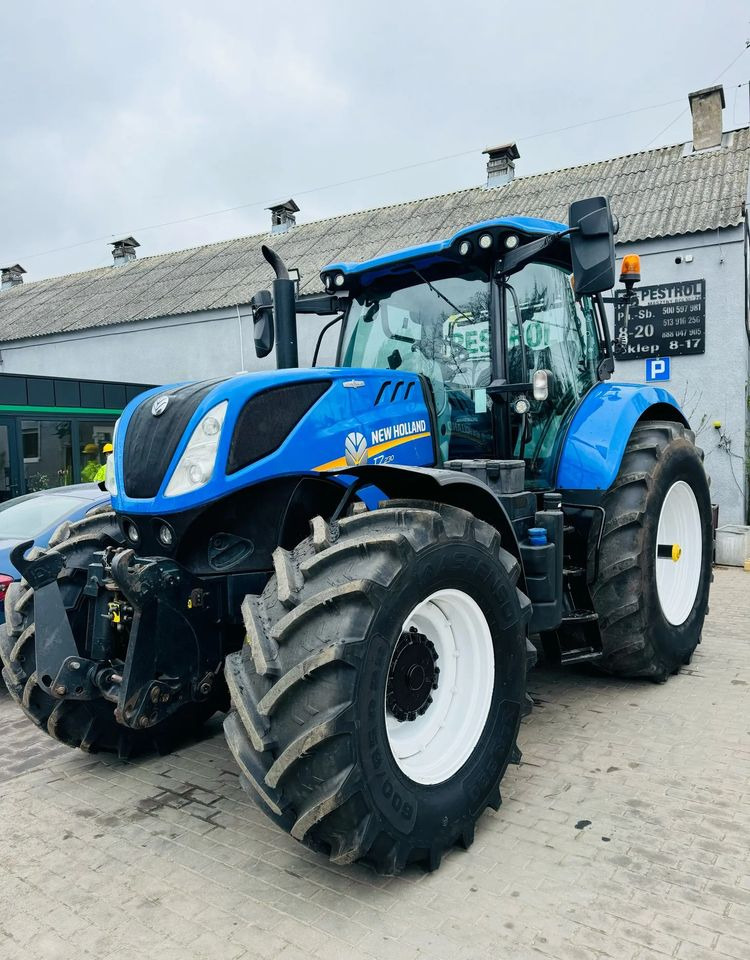 New Holland T7.230 AUTOCOMMAND - Tracteur agricole: photos 1 New Holland T7.230 AUTOCOMMAND - Tracteur agricole: photos 1