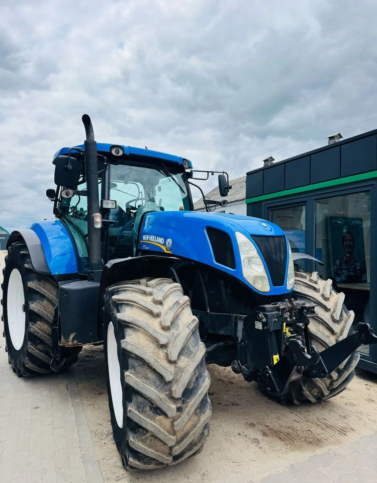 New Holland T7.260 Powercommand - Tracteur agricole: photos 2 New Holland T7.260 Powercommand - Tracteur agricole: photos 2