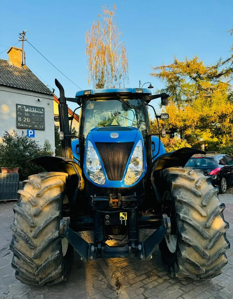 New Holland T7030 - Tracteur agricole: photos 2 New Holland T7030 - Tracteur agricole: photos 2