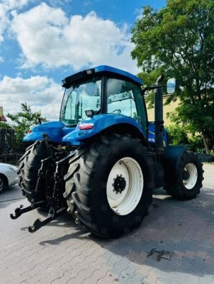 New Holland T8020 - Tracteur agricole: photos 5 New Holland T8020 - Tracteur agricole: photos 5