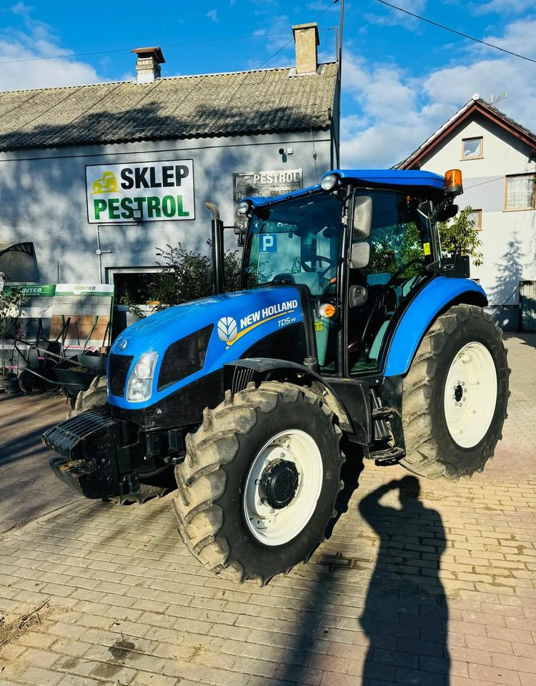 New Holland TD5.95 - Tracteur agricole: photos 2 New Holland TD5.95 - Tracteur agricole: photos 2