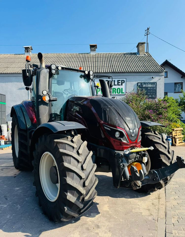 Valtra T174 Versu - Tracteur agricole: photos 4 Valtra T174 Versu - Tracteur agricole: photos 4