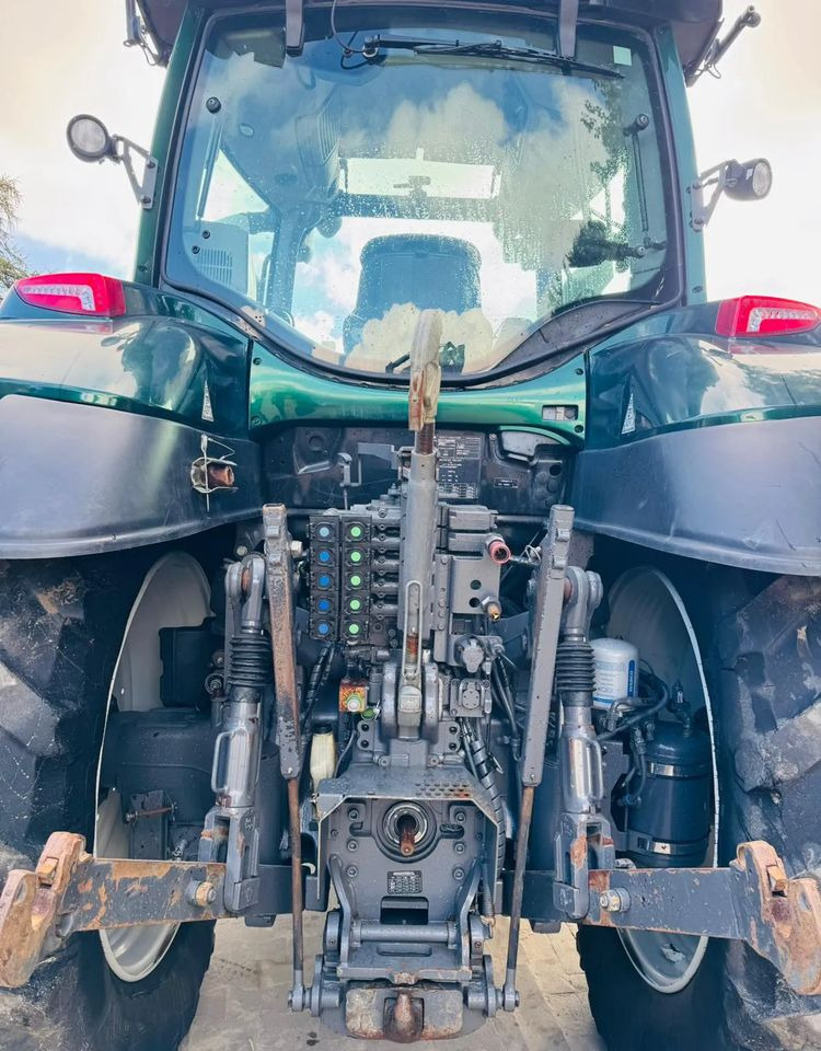 Valtra T214 Versu - Tracteur agricole: photos 3 Valtra T214 Versu - Tracteur agricole: photos 3