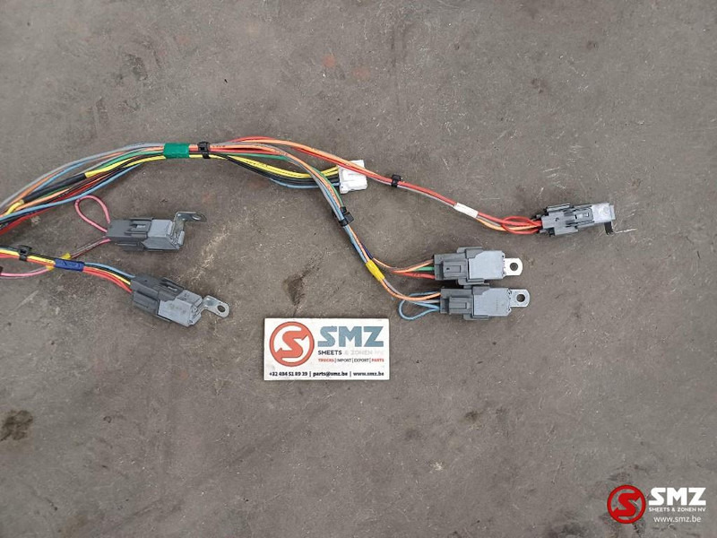 Caterpillar Cabin wire harness Caterpillar - Câble/ Fil pour Camion: photos 2 Caterpillar Cabin wire harness Caterpillar - Câble/ Fil pour Camion: photos 2