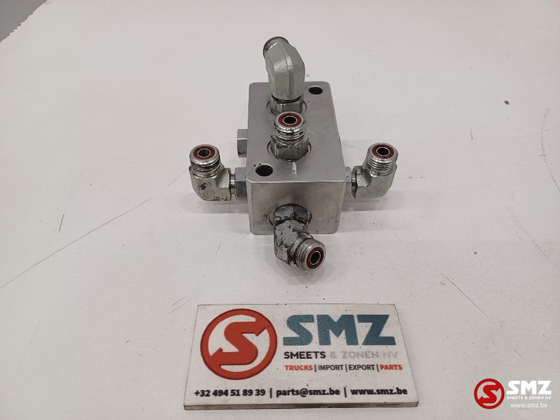 Caterpillar Hydraulic block Caterpillar - Hydraulique pour Camion: photos 3 Caterpillar Hydraulic block Caterpillar - Hydraulique pour Camion: photos 3