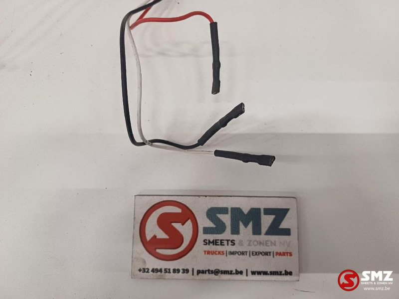 Caterpillar Lightning wire harness Caterpillar - Câble/ Fil pour Camion: photos 3 Caterpillar Lightning wire harness Caterpillar - Câble/ Fil pour Camion: photos 3
