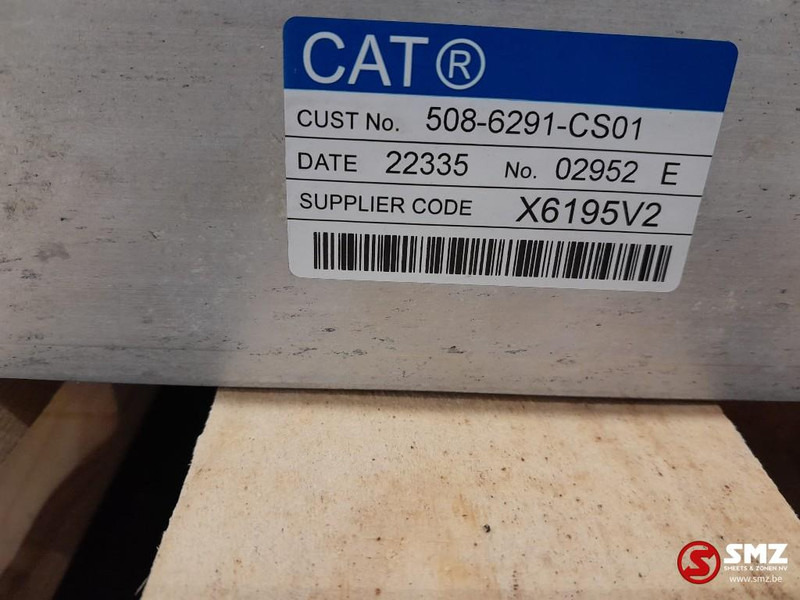 Caterpillar Radiator + hydraulic oil cooler Caterpillar - Radiateur pour Matériel de manutention: photos 5 Caterpillar Radiator + hydraulic oil cooler Caterpillar - Radiateur pour Matériel de manutention: photos 5
