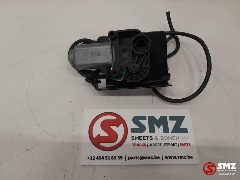 Caterpillar Windshield wiper motor caterpillar - Essuie-glace pour Matériel de manutention: photos 1 Caterpillar Windshield wiper motor caterpillar - Essuie-glace pour Matériel de manutention: photos 1