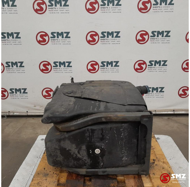 DAF Occ AdBluetank 75L DAF - Réservoir de carburant pour Camion: photos 3 DAF Occ AdBluetank 75L DAF - Réservoir de carburant pour Camion: photos 3