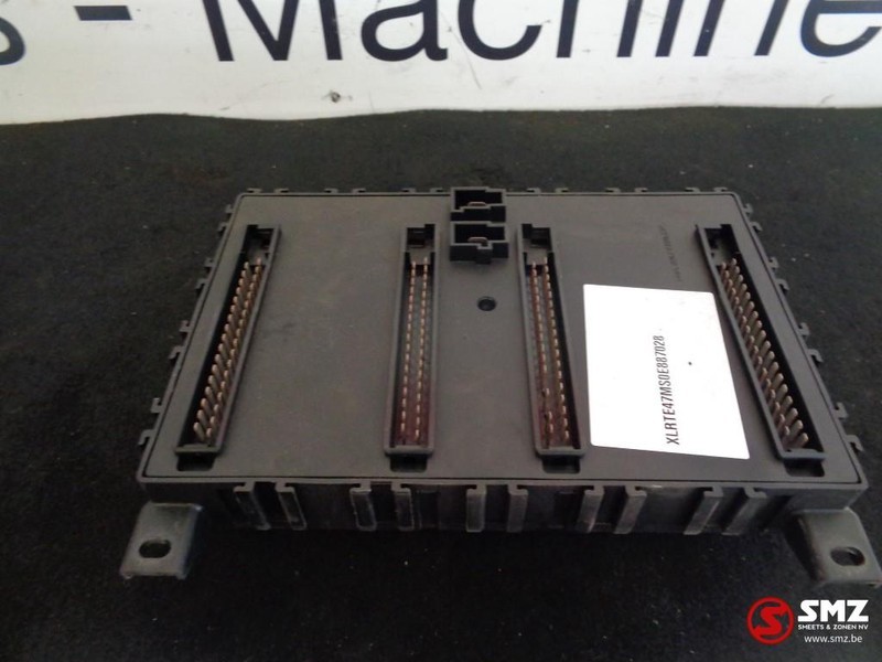 DAF Occ Zekeringskast daf 1795419 - Fusible pour Camion: photos 3 DAF Occ Zekeringskast daf 1795419 - Fusible pour Camion: photos 3