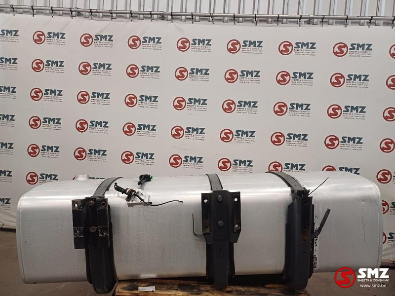 DAF Occ brandstoftank met steunen 850L DAF - Réservoir de carburant pour Camion: photos 2 DAF Occ brandstoftank met steunen 850L DAF - Réservoir de carburant pour Camion: photos 2