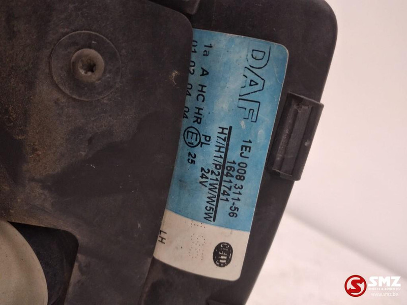 DAF Occ koplamp rechts DAF XF95 1641741 - Feu avant pour Camion: photos 4 DAF Occ koplamp rechts DAF XF95 1641741 - Feu avant pour Camion: photos 4