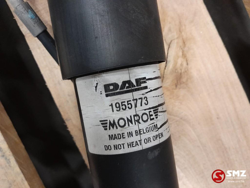 DAF Occ set cabineschokdempers achter DAF - Amortisseurs pour Camion: photos 3 DAF Occ set cabineschokdempers achter DAF - Amortisseurs pour Camion: photos 3