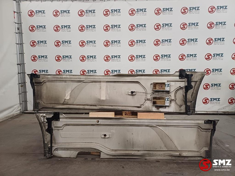 DAF Occ set side skirts L/R DAF - Frame/ Châssis pour Camion: photos 2 DAF Occ set side skirts L/R DAF - Frame/ Châssis pour Camion: photos 2