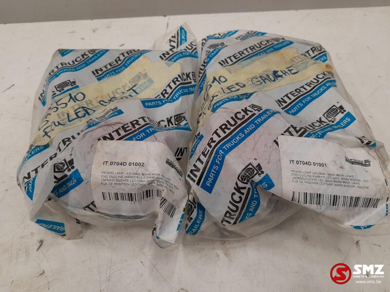 Diversen Set pendellampen led links + rechts it 0704d 01001 - Lumière/ Éclairage pour Camion: photos 2 Diversen Set pendellampen led links + rechts it 0704d 01001 - Lumière/ Éclairage pour Camion: photos 2