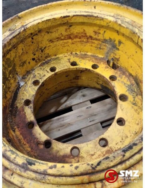Firestone Occ bulldozerband Firestone 23.5-25 - Pneu pour Camion: photos 3 Firestone Occ bulldozerband Firestone 23.5-25 - Pneu pour Camion: photos 3