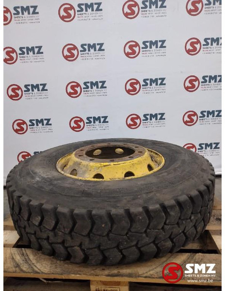 Goodyear Occ vrachtwagenband Goodyear 12R22.5 - Pneu pour Camion: photos 1 Goodyear Occ vrachtwagenband Goodyear 12R22.5 - Pneu pour Camion: photos 1