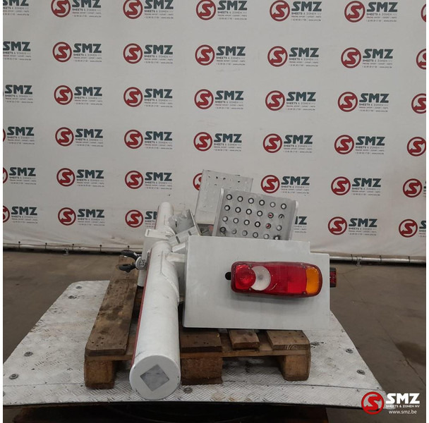 Iveco Occ achterbumper Iveco - Frame/ Châssis pour Camion: photos 3 Iveco Occ achterbumper Iveco - Frame/ Châssis pour Camion: photos 3