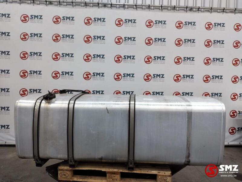 Iveco Occ brandstoftank 950L Iveco Stralis hi-way - Réservoir de carburant pour Camion: photos 1 Iveco Occ brandstoftank 950L Iveco Stralis hi-way - Réservoir de carburant pour Camion: photos 1