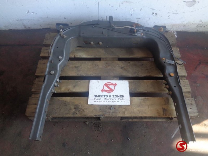Iveco Occ cabineophanging stralis + schokdemper - Suspension de cabine pour Camion: photos 1 Iveco Occ cabineophanging stralis + schokdemper - Suspension de cabine pour Camion: photos 1