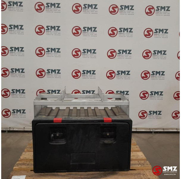 Iveco Occ gereedschapskoffer 175L Iveco - Frame/ Châssis pour Camion: photos 1 Iveco Occ gereedschapskoffer 175L Iveco - Frame/ Châssis pour Camion: photos 1