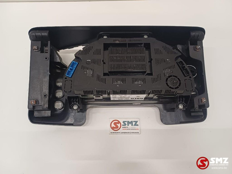 Iveco Occ instrumentenpaneel Iveco - Panel de instrumentos pour Camion: photos 2 Iveco Occ instrumentenpaneel Iveco - Panel de instrumentos pour Camion: photos 2