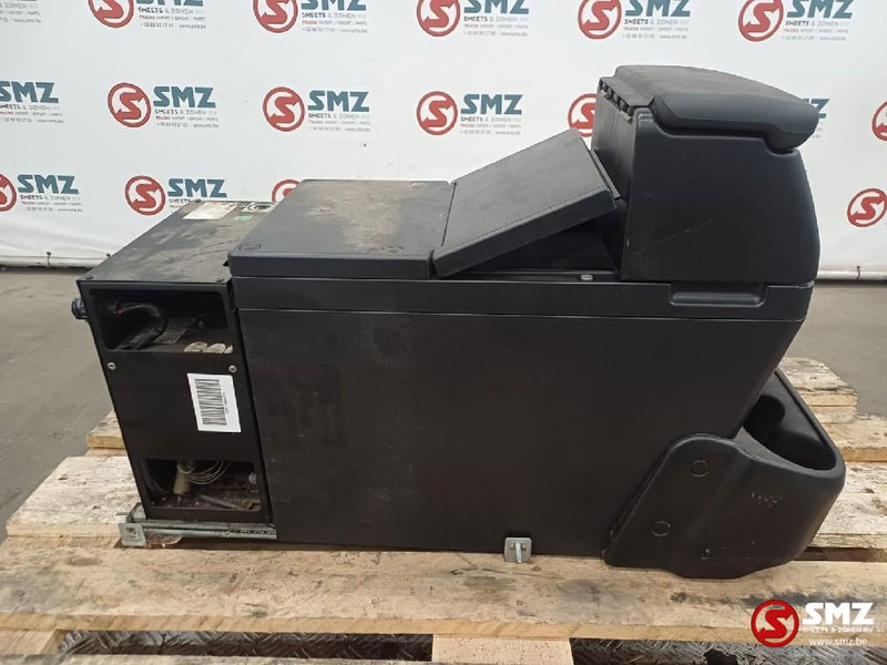 Iveco Occ koelkast 24L Iveco - Cabine et intérieur pour Camion: photos 2 Iveco Occ koelkast 24L Iveco - Cabine et intérieur pour Camion: photos 2