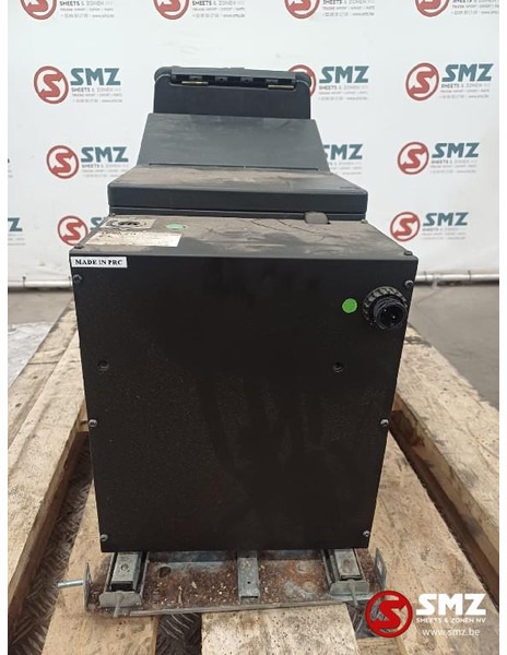 Iveco Occ koelkast 24L Iveco - Cabine et intérieur pour Camion: photos 4 Iveco Occ koelkast 24L Iveco - Cabine et intérieur pour Camion: photos 4