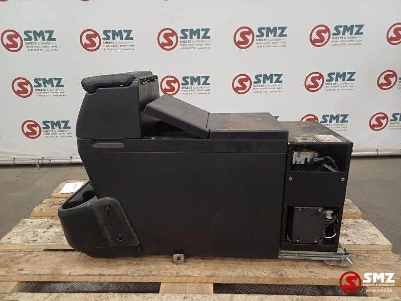 Iveco Occ koelkast 24L Iveco - Cabine et intérieur pour Camion: photos 3 Iveco Occ koelkast 24L Iveco - Cabine et intérieur pour Camion: photos 3