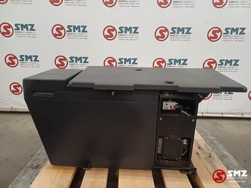 Iveco Occ koelkast Iveco - Cabine et intérieur pour Camion: photos 3 Iveco Occ koelkast Iveco - Cabine et intérieur pour Camion: photos 3