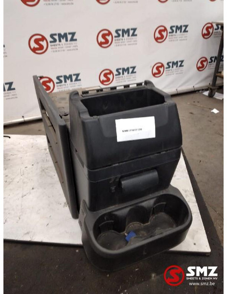 Iveco Occ koelkast Iveco - Cabine et intérieur pour Camion: photos 4 Iveco Occ koelkast Iveco - Cabine et intérieur pour Camion: photos 4