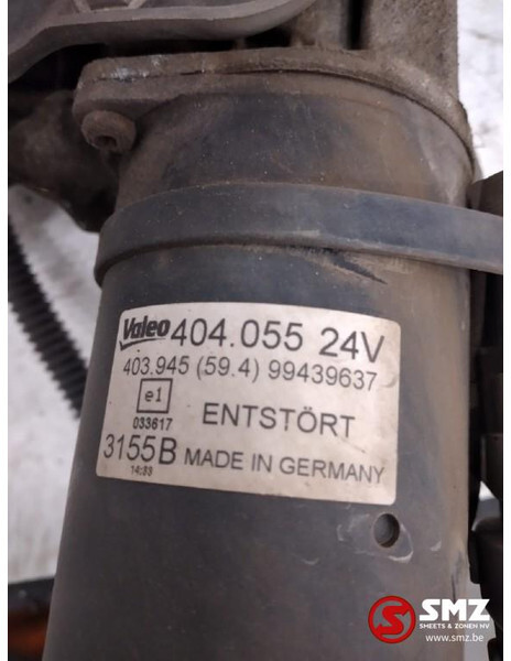 Iveco Occ ruitenwissermotor + mechanisme Iveco - Essuie-glace pour Camion: photos 3 Iveco Occ ruitenwissermotor + mechanisme Iveco - Essuie-glace pour Camion: photos 3