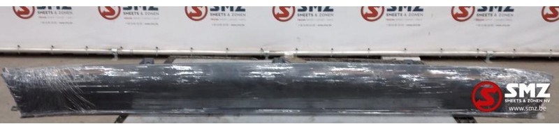 Iveco Onder spoiler Iveco Stralis - Aérodynamique/ Spoilers pour Camion: photos 2 Iveco Onder spoiler Iveco Stralis - Aérodynamique/ Spoilers pour Camion: photos 2