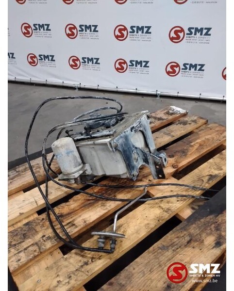 MAN Occ AdBlue module MAN TGS Bosch Denoxtronic 003852 - Préparation du carburant pour Camion: photos 1 MAN Occ AdBlue module MAN TGS Bosch Denoxtronic 003852 - Préparation du carburant pour Camion: photos 1